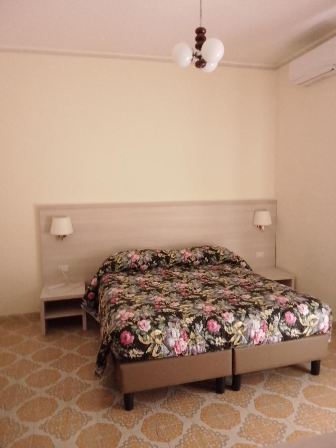 Albergo Maria Cristina Esperia Ngoại thất bức ảnh